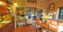 In vendita una romantico villa in stile rustico situato nel borgo Poggio Bottaro!