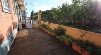 For sale a three rooms with terrace in Viale Kennedy
