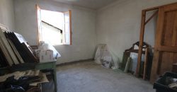 For sale a house to be finished in the center of Andagna