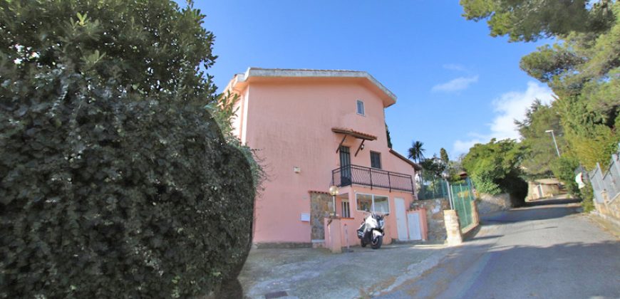 For sale a duplex near Cipressa