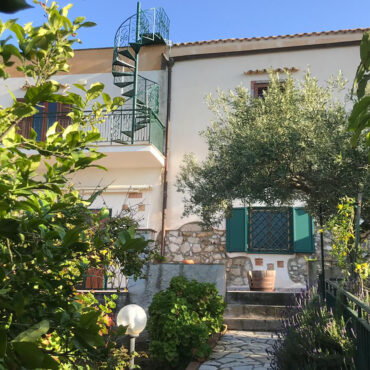 A fantastic farmhouse with 7,5 ha land