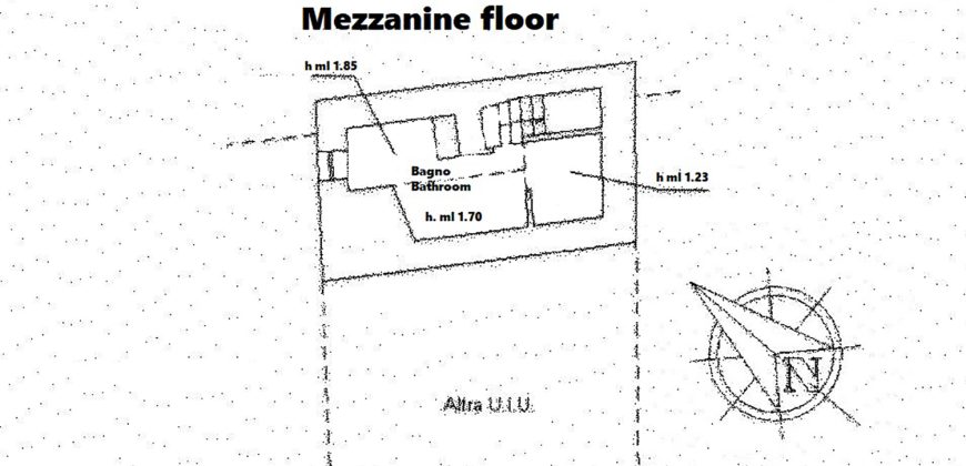 En mysig lägenhet med rymlig takterrass i La Pigna