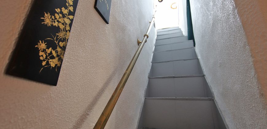 En mysig lägenhet med rymlig takterrass i La Pigna