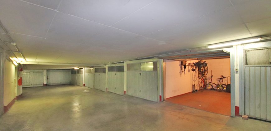 En mysig lägenhet med rymlig takterrass i La Pigna