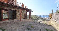 State-of-the-art apartment in a semi-detached villa