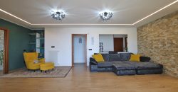 State-of-the-art apartment in a semi-detached villa