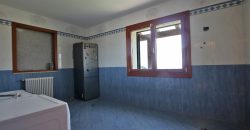 State-of-the-art apartment in a semi-detached villa