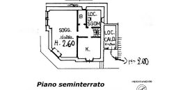 Ett klassiskt hus i jugendstil med trädgård och garage