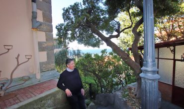 Villa in liberty style with garden and garage