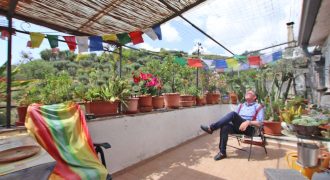 Apartment with terrace in the ancient Taggia