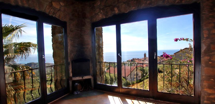 Prestigious Villa with Pool and Panoramic Sea Views