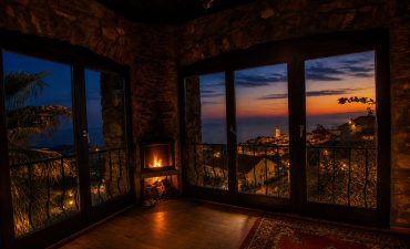 Prestigious Villa with Pool and Panoramic Sea Views