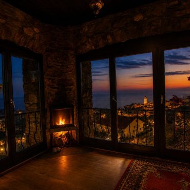 Prestigious Villa with Pool and Panoramic Sea Views