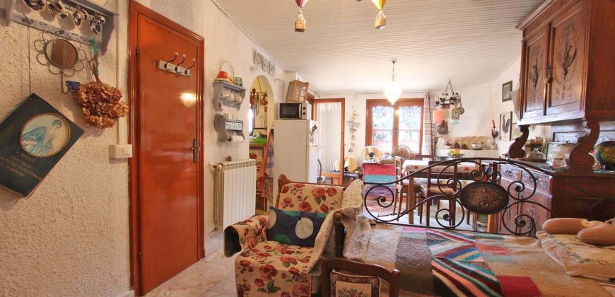 Apartment with terrace in the ancient Taggia