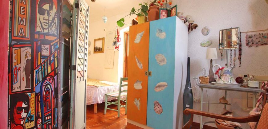 Apartment with terrace in the ancient Taggia