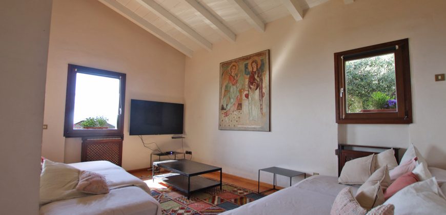 Prestigious Villa with Pool and Panoramic Sea Views