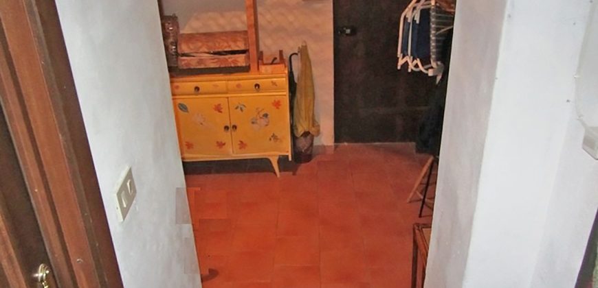 Apartment with terrace in the ancient Taggia