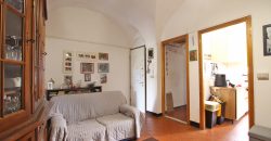 Storical apartment with terrace in a calm village