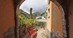 Apartment with terrace in the ancient Taggia