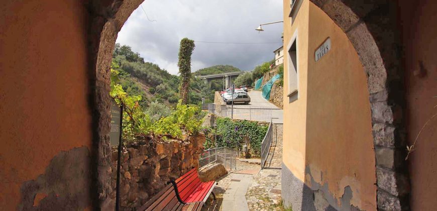 Apartment with terrace in the ancient Taggia