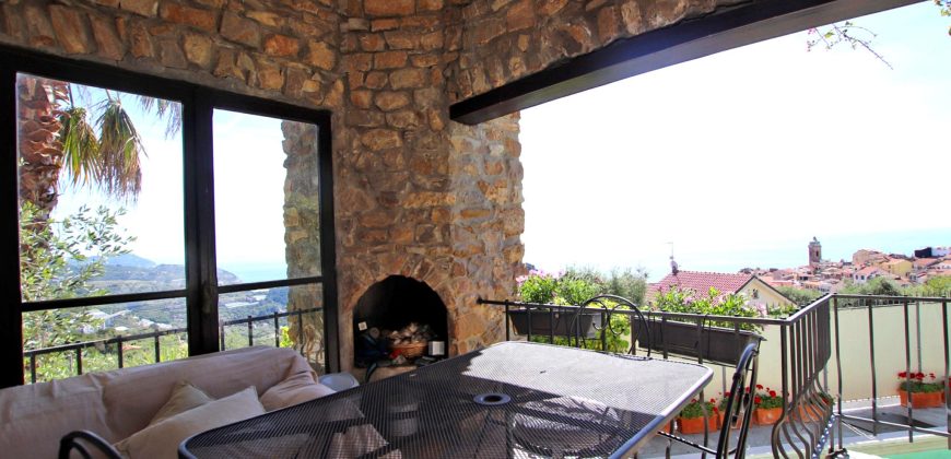 Prestigious Villa with Pool and Panoramic Sea Views