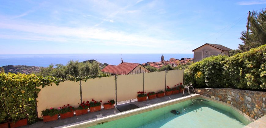 Prestigious Villa with Pool and Panoramic Sea Views