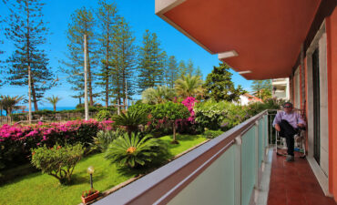 Seafront Apartment in an Exclusive Location