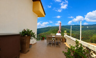 Bright Apartment with Sea View near Villa Faraldi