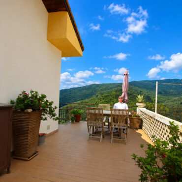 Bright Apartment with Sea View near Villa Faraldi