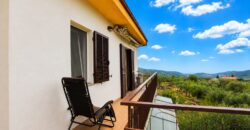 Bright Apartment with Sea View near Villa Faraldi