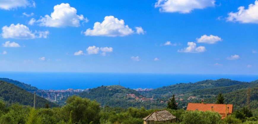 Bright Apartment with Sea View near Villa Faraldi