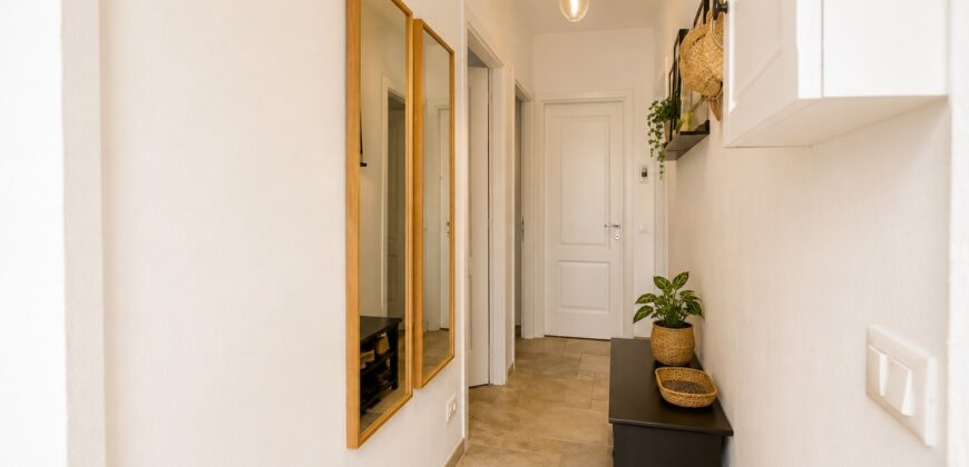 Bright Apartment with Sea View near Villa Faraldi