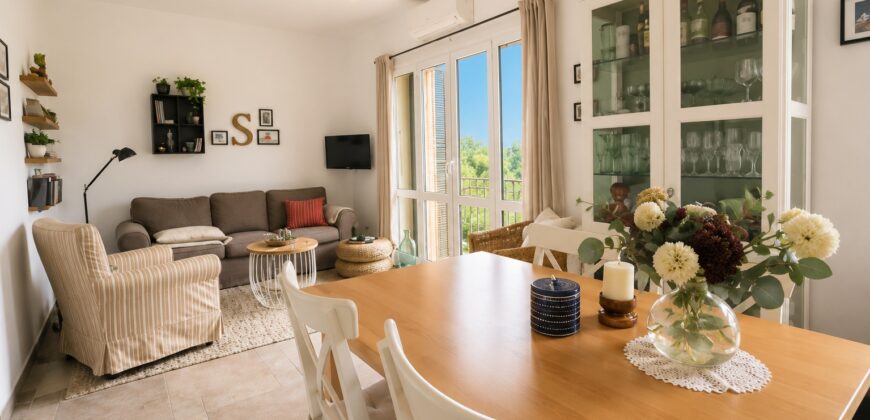 Bright Apartment with Sea View near Villa Faraldi