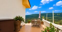Bright Apartment with Sea View near Villa Faraldi