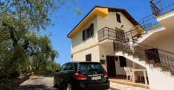 Bright Apartment with Sea View near Villa Faraldi