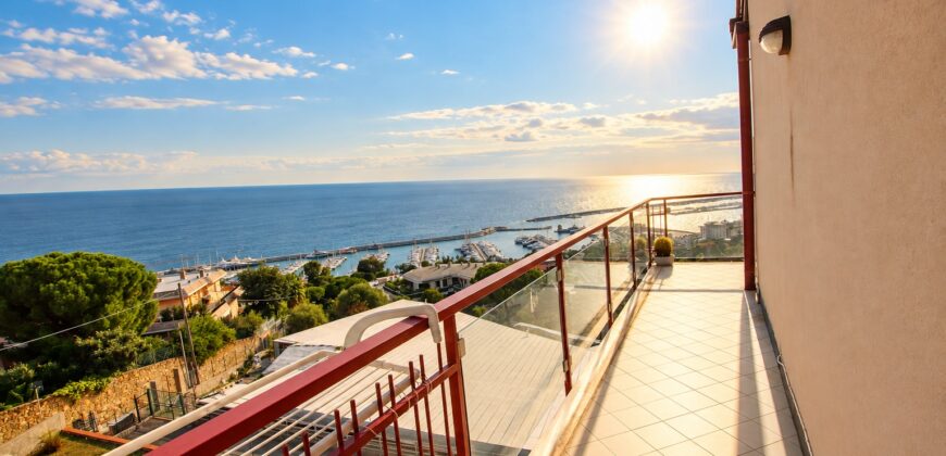 Elegant Top-Floor Duplex Apartment with Stunning Sea Views, Swimming Pool, Tennis Court and Private Garage!