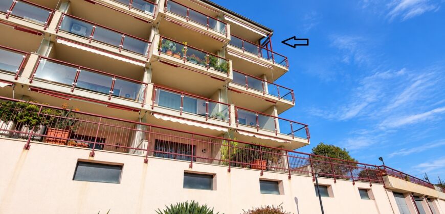 Elegant Top-Floor Duplex Apartment with Stunning Sea Views, Swimming Pool, Tennis Court and Private Garage!
